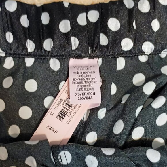 NWT ~ Victoria's Secret Black Satin Sleep Shorts w/ White Polka Dots (Size:  XS) - Picture 4 of 6